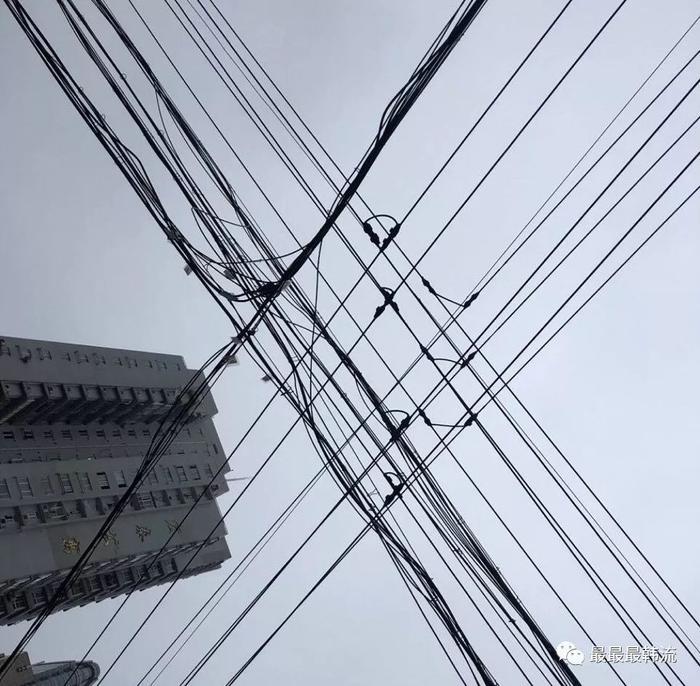 刘亚仁和男朋友在上海逛Gay吧？他公开出柜还是个0？