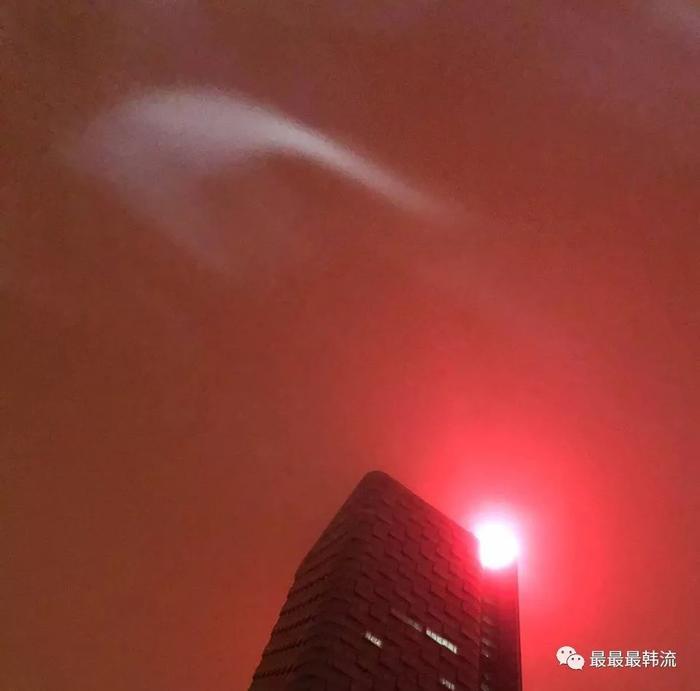 刘亚仁和男朋友在上海逛Gay吧？他公开出柜还是个0？