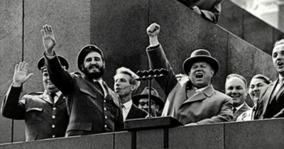 ​1960年, 为导弹竞赛而进行的阅兵, 致使赫鲁晓夫颜面扫地