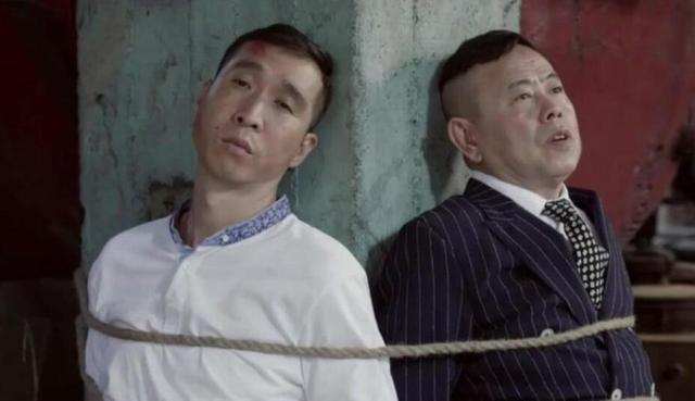二人搭档演喜剧走红,分开后一个成导演,一个被迫跑龙套