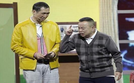 二人搭档演喜剧走红,分开后一个成导演,一个被迫跑龙套