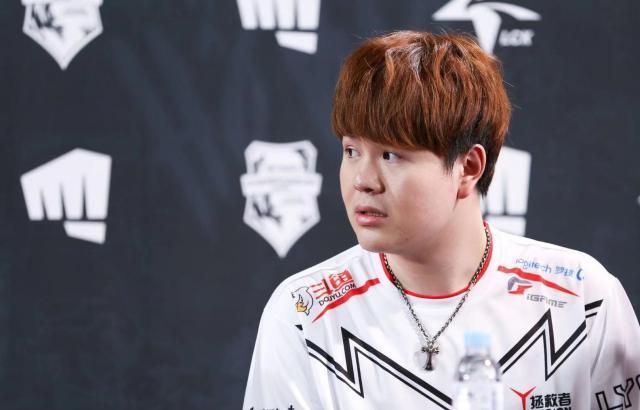 JDG引入新上野 上单ZOOM疑似心态爆炸要出走,粉丝:RNG欢迎你