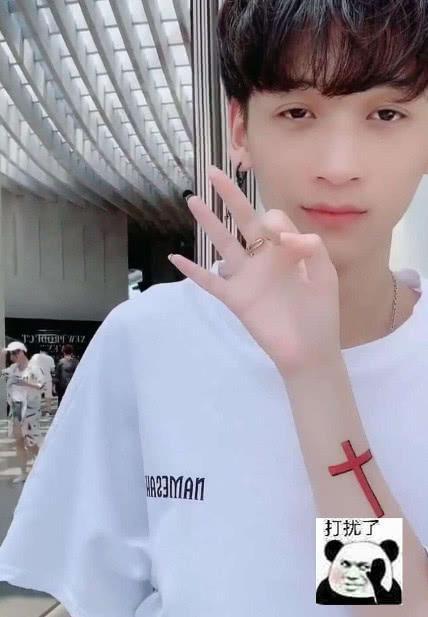 有一种表白叫毛宸宸，“12个字”狂秀恩爱，杨清柠是最幸福的人