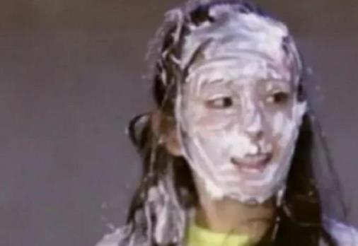 有种“照妖镜”叫杨幂素颜,节目现场洗脸卸妆,网友:是32岁?