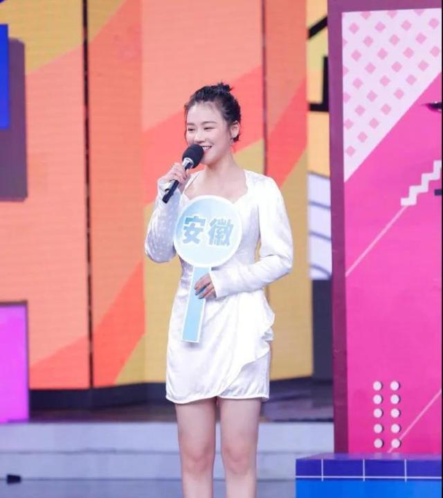 有种“整容”叫马思纯胖了，当看到她的腿部线条时，网友表示震惊