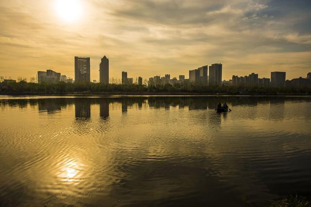 春天临汾汾河公园!,值得一读