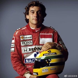 ​1994年5月1日，巴西车神塞纳在圣马力诺大奖赛上意外丧生……