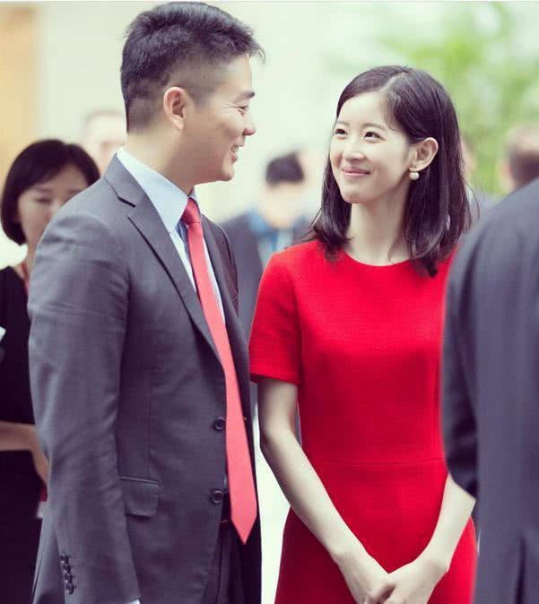 刘强东案结案无罪但有出轨，女方及律师表态，网友：事情还没结束