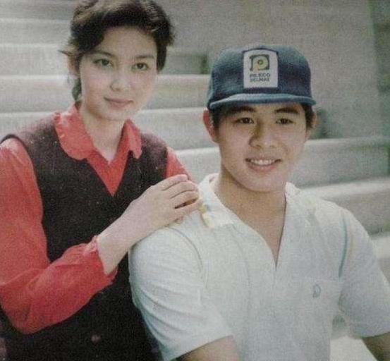 李连杰：前妻两个女儿流落街头，利智的两个女儿继承20亿家产