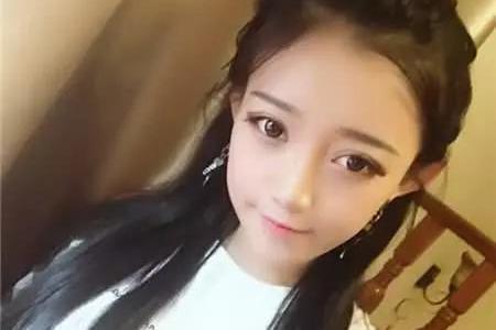 牌牌琦回归，直播间大跳《八步摇》，小伊伊暖心为其擦汗！