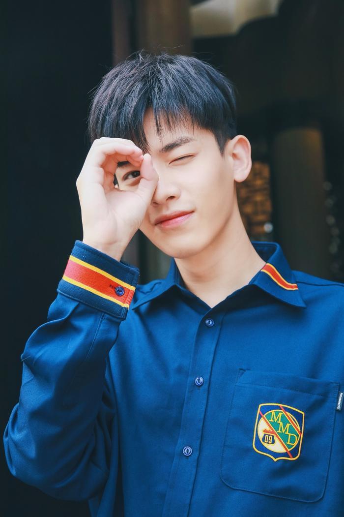 演员辛云来现身《悲伤逆流成河》高校路演  超暖人设惹人爱