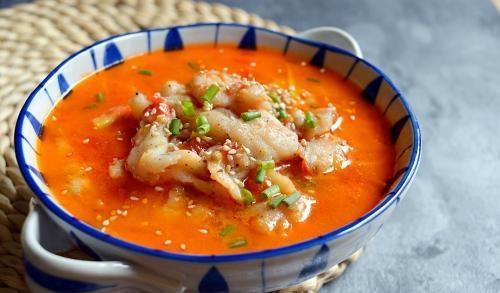 大厨告诉你番茄龙利鱼汤就是这么简单，味道鲜美，超好喝