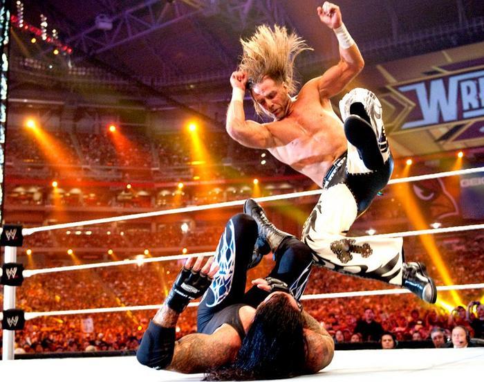 送葬者当年在WWE有多狠？有人被打退役，有人差点被打死