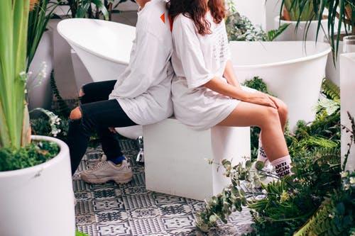 喜欢上一个姑娘怎么追 喜欢上一个姑娘怎么追