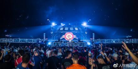 Tomorrowland,爱丽丝梦游仙境般的地方