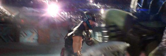 对《雷神3：诸神黄昏》雷神托尔大战绿巨人浩克 的细节解读