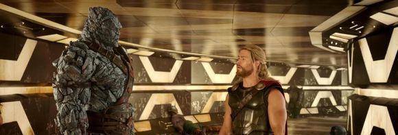 对《雷神3：诸神黄昏》雷神托尔大战绿巨人浩克 的细节解读