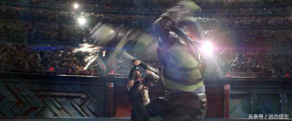对《雷神3：诸神黄昏》雷神托尔大战绿巨人浩克 的细节解读