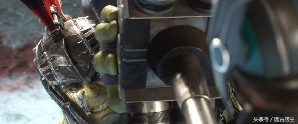 对《雷神3：诸神黄昏》雷神托尔大战绿巨人浩克 的细节解读