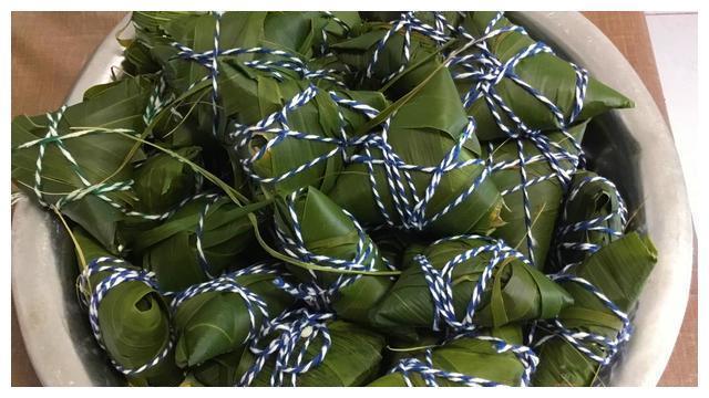 老阿姨包粽子几十年，教您5种粽子的馅料搭配和做法，值得学习