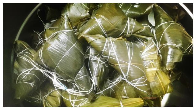老阿姨包粽子几十年，教您5种粽子的馅料搭配和做法，值得学习