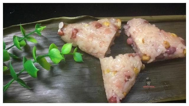 老阿姨包粽子几十年，教您5种粽子的馅料搭配和做法，值得学习