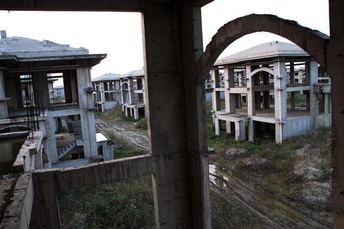 曾经被叫做鬼城的鄂尔多斯，如今怎样？原来是美国人搞的“鬼”