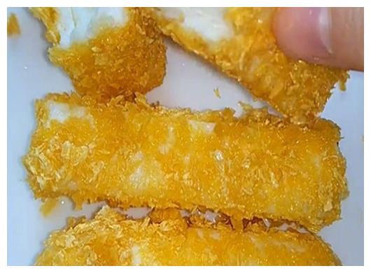 小吃街生意超火的炸鲜奶,做法原来这么简单?会做就是这么嘚瑟!