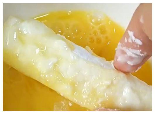 小吃街生意超火的炸鲜奶,做法原来这么简单?会做就是这么嘚瑟!