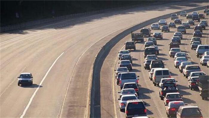 15个省界收费站将被取消:涉及到四个地区,网友:过路费免吗?