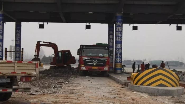 15个省界收费站将被取消:涉及到四个地区,网友:过路费免吗?