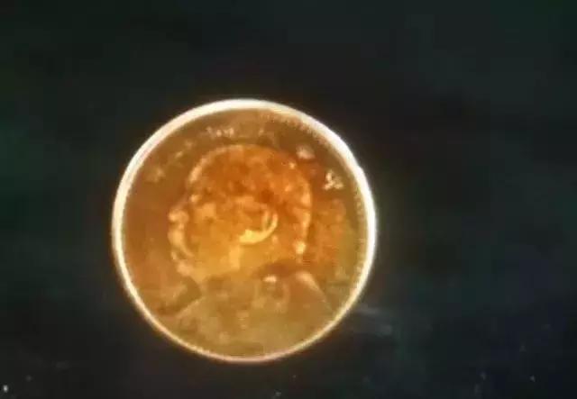 藏友估价120万,专家称劣质低仿产品,藏友现场怒怼