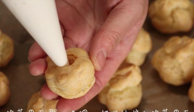 泡芙的做法原来这么简单!鲜奶泡芙2分钟学会,一口一个超过瘾