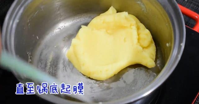 泡芙的做法原来这么简单!鲜奶泡芙2分钟学会,一口一个超过瘾