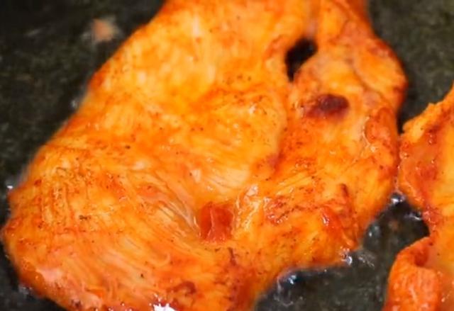 网红月亮馍做法:家庭配方简单易学,面馍辣酱全都有,可以摆摊了