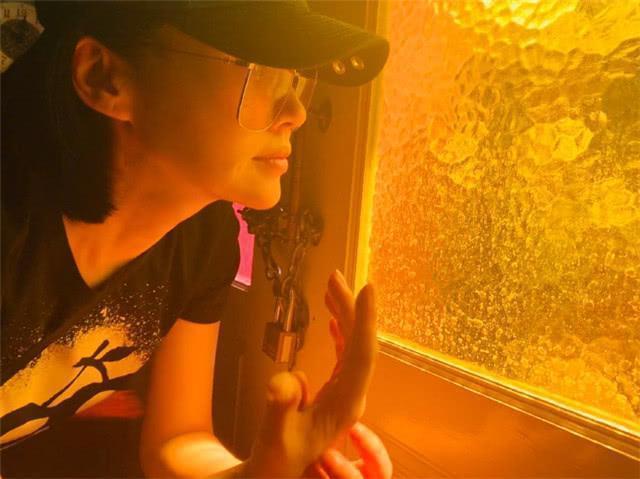 许晴新恋情疑曝光?50岁女人怎么就不能谈恋爱了?