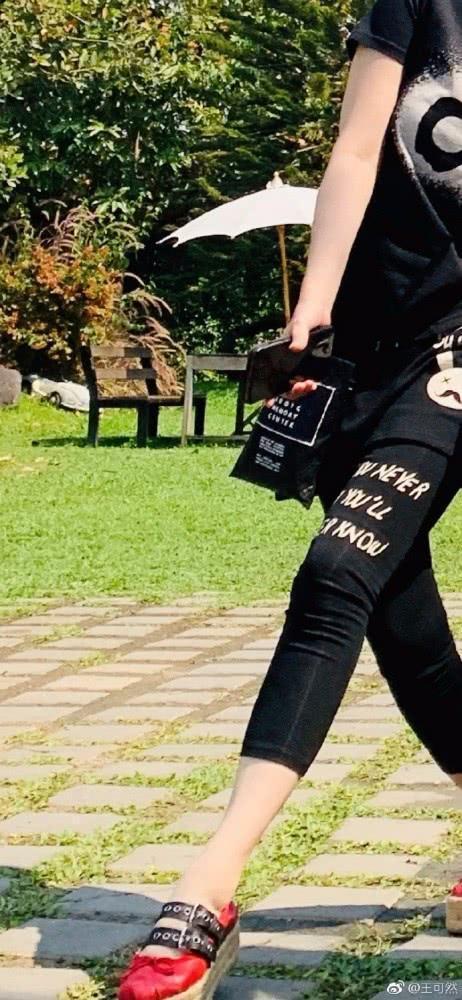 许晴新恋情疑曝光?50岁女人怎么就不能谈恋爱了?