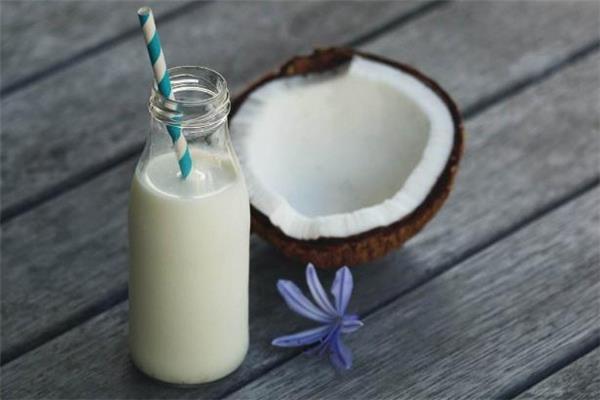 椰子汁放一晚上会坏吗 椰子汁打开后能放多久 椰子汁放一晚上会坏吗 椰子汁打开后能放多久