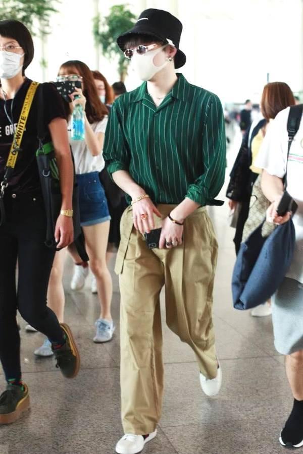 朱星杰到底有多高?穿这条裤子不仅娘,还显腿短,男生别穿了!