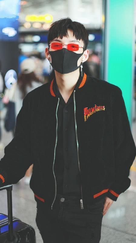 朱星杰到底有多高?穿这条裤子不仅娘,还显腿短,男生别穿了!