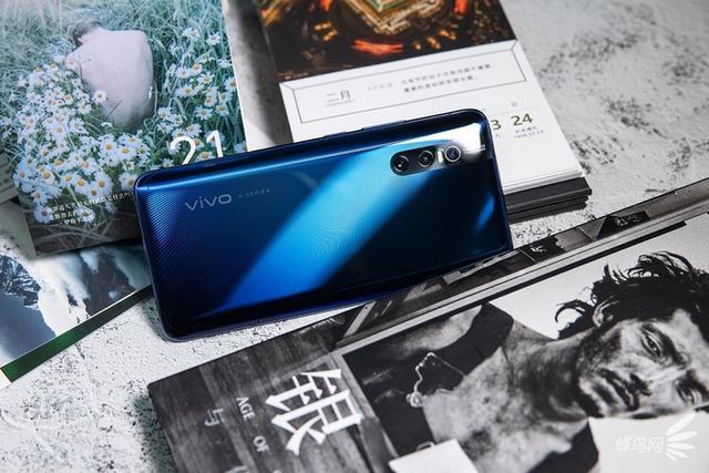 激进的进化者 4800万像素vivo X27评测