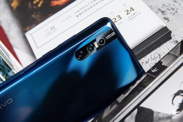 激进的进化者 4800万像素vivo X27评测