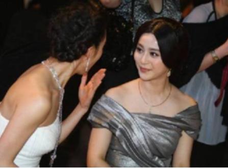 她被称为睡导演专业户，曾遭导演太太的全体封杀，今活成这般模样