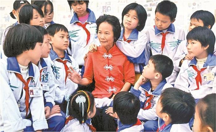 曾柳英：20多年默默做好事传播正能量