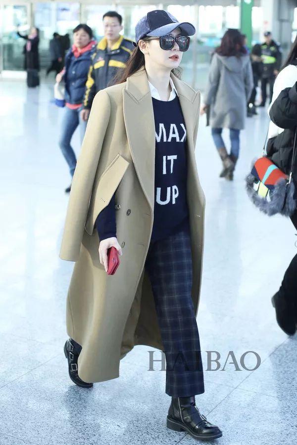 会穿| 保暖时髦两不耽误?刘雯、江疏影告诉你毛衣还能这么穿!