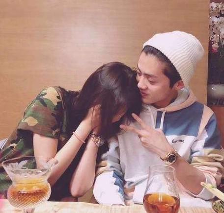 鹿晗当年是怎么追到关晓彤的?原来还有张艺兴的功劳