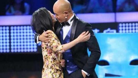 乐嘉曾手撕宁静,怒怼金星,录节目耍酒疯,此时却沦落在街上演讲