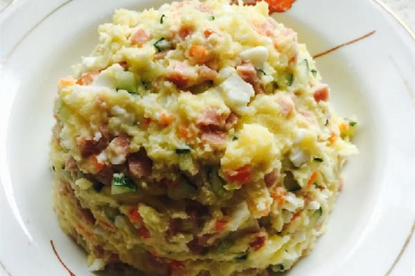 土豆泥的酱料怎么调制 土豆泥和什么搭配好吃 土豆泥的酱料怎么调制 土豆泥和什么搭配好吃