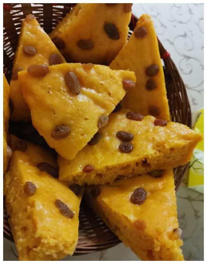 南瓜发糕最简单的做法,不用糯米粉,不用揉面,香甜松软又营养!