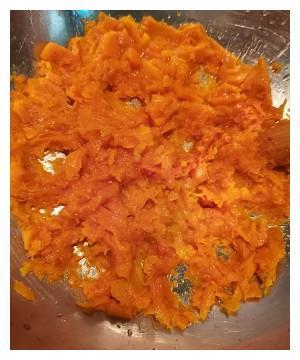 南瓜发糕最简单的做法,不用糯米粉,不用揉面,香甜松软又营养!